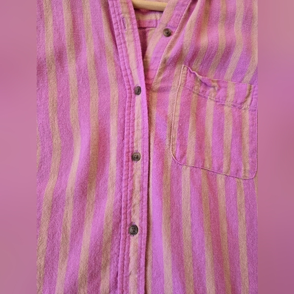 Target Universal Thread Pink Striped Button-Up Shirt, XS - Picture 4 of 7